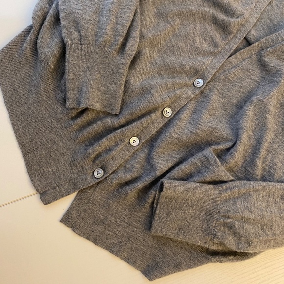 Vince 100% cashmere Ruched Button Front Cardigan Size Medium - Picture 5 of 15